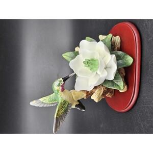Vintage Avon Black-chinned Hummingbird & Magnolia Porcelain Figurine Wood Base
